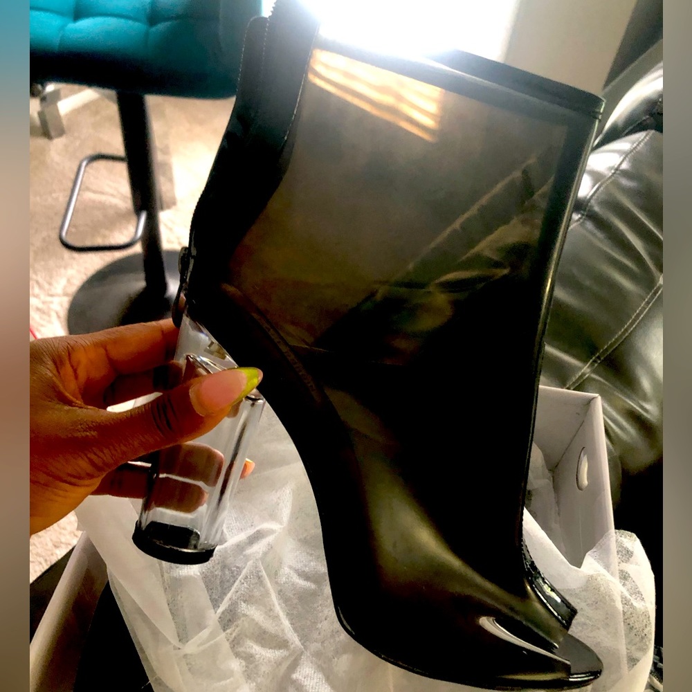 Cape Robbin heels Authentic